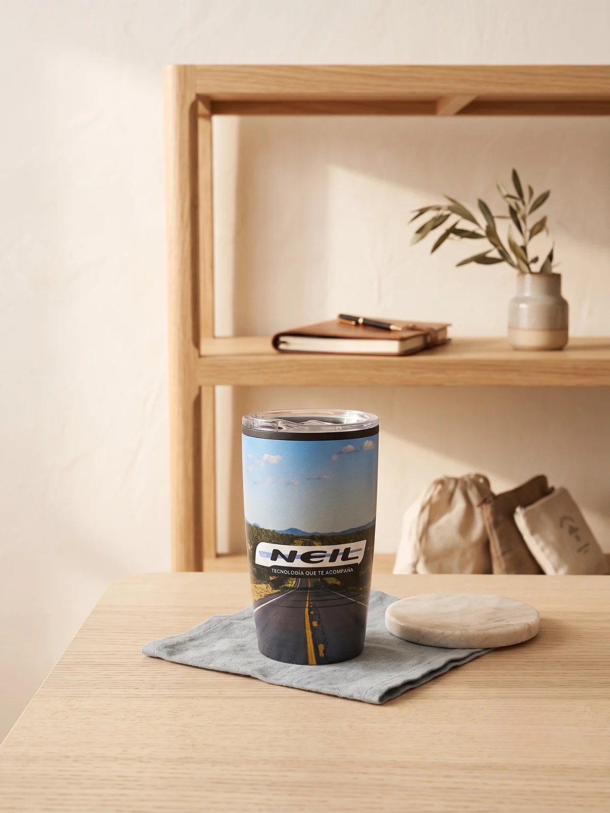 Vaso térmico de Neil ilustrado con una ruta