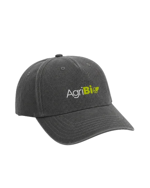 Gorra gris personalizada con el logo de AgriBio