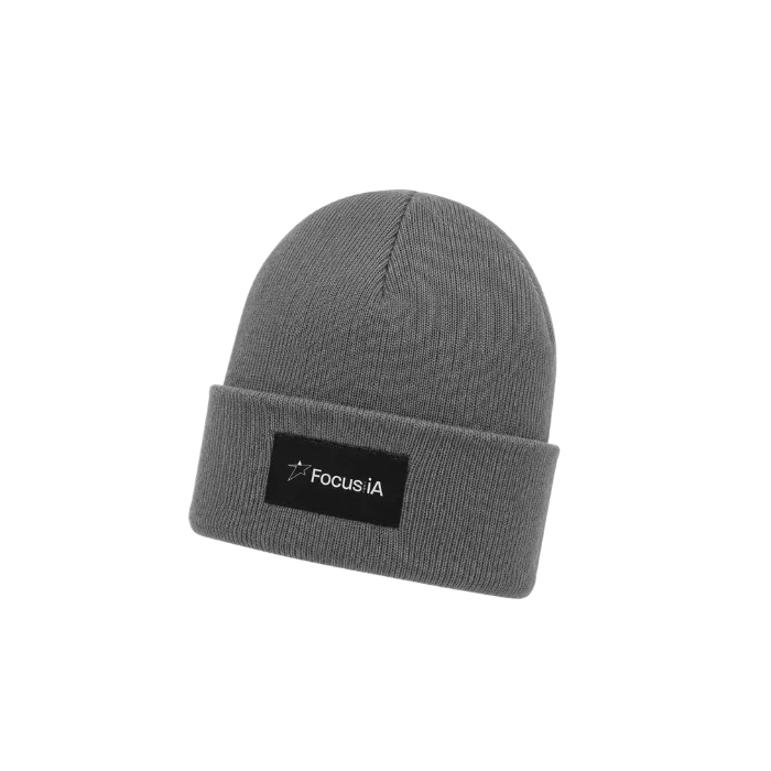 Gorro de lana gris personalizado con el logo de Focus IA