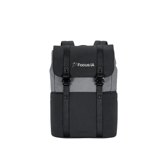 Mochila gris y negra personalizada con el logo de Focus IA